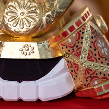 画像をギャラリービューアに読み込む, 兜(特大)屏風付 鐵山作