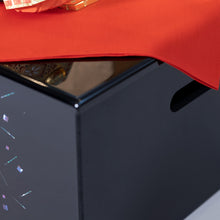 画像をギャラリービューアに読み込む, 兜(特大)屏風付 鐵山作