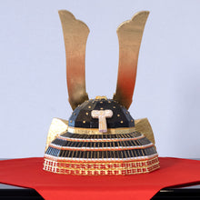 画像をギャラリービューアに読み込む, 兜(特大)屏風付 義山作