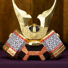 画像をギャラリービューアに読み込む, 兜(金・中セット) 祐誠作