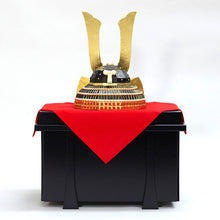 画像をギャラリービューアに読み込む, 兜(特大) 義山作